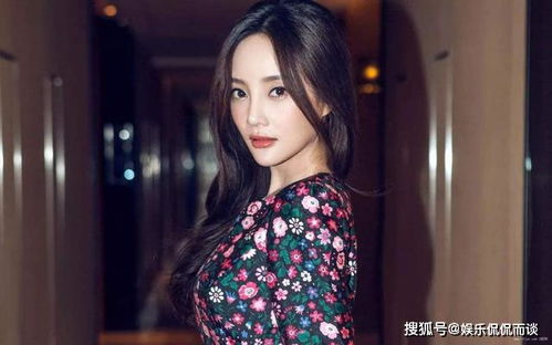 李小璐直播带货,对着镜头卖萌 关掉十级美颜后,特清纯可爱