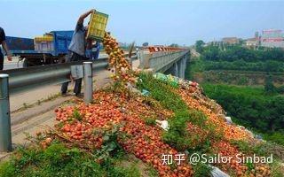 为什么经济危机时,资本家们宁愿把成桶的牛奶倒掉,也不贡献给穷人 