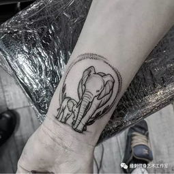 萌萌的大象纹身