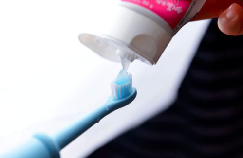 牙膏是固体还是液体 为何彩条牙膏的颜色不会混合