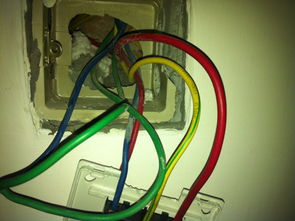 家里电路这都是什么线 为什么接上一个五空插座家里的灯就打不开了 