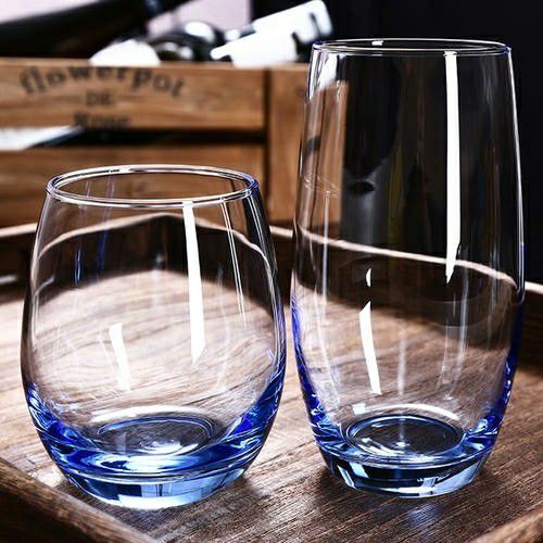 为什么以前有的玻璃杯倒开水时会炸裂,而现在的玻璃杯一般不会