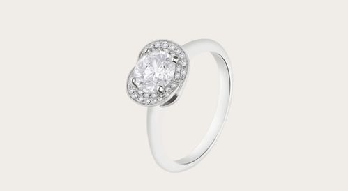 钻石戒指托要点 6爪VS 4爪边款好 让求婚戒指更大更闪的5大考虑因素