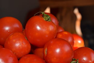 西红柿金针菇三鲜汤：打造美味健康的家常菜