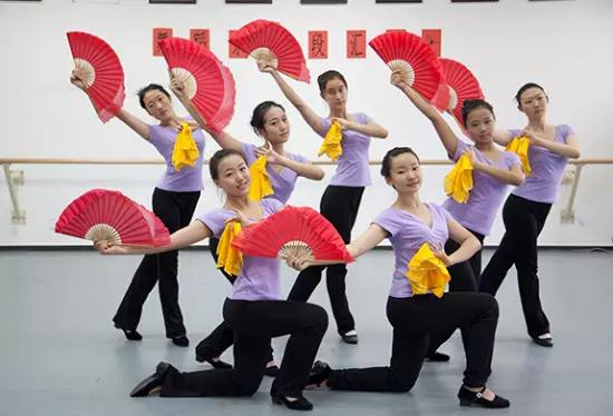 北京舞芊门舞蹈学校