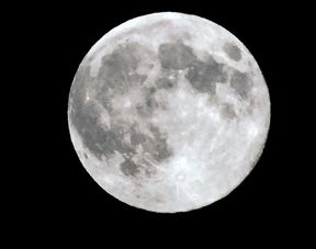 月亮的寓意和象征意义,《狂人日记》中“月亮”的象征意义