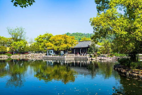 台州有一座东湖公园,风景秀美,人文荟萃,是休闲旅游的好去处