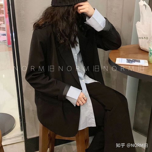 有哪些适合女教师的穿搭,衣服和鞋子,包包之类的 