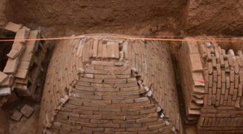 埃及3500年前古墓石碑上写22行神秘碑文,专家揭开惊人历史真相