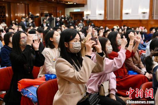 时代精神耀香江 之元旦京港澳天宫对话 香港大学学生与航天员互动