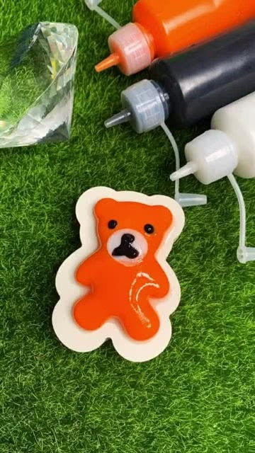 水精灵制作橙色的小熊,非常简单,放到水里就行了 