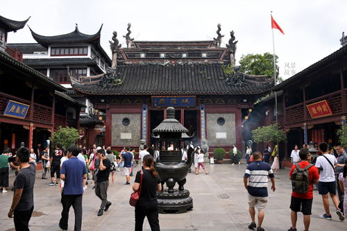 和上海豫园一墙之隔的城隍庙,本地人不去吗