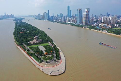 长沙橘子洲假期前两日预约已达最大承载量,景区建议错峰出游