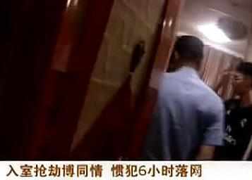 男子尾随女子强行入室,反锁房门后他 声泪俱下 我是被迫的