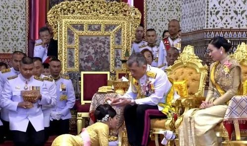 目前还需要跪拜国王的，是不是只有泰国了(外国人要跪拜泰国王室吗)