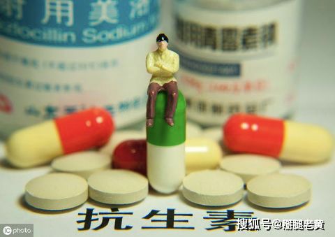 关节损伤到底用抗生素还是消炎药 医生教你1招分辨清楚