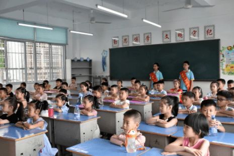 9月1日前孩子满六周岁才能上小学,家长深表不满,我孩子赶不上