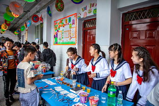 四川南充 西山外国语实验学校举行双语跳蚤市场活动