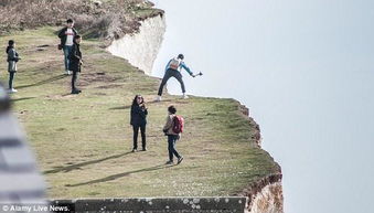 大狗说 23岁韩国女子英国悬崖边拍照,60米高处坠落,不幸身亡