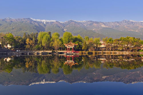 昆明西山森林公园 早上几点可以去 能看日出么,能住宿么 