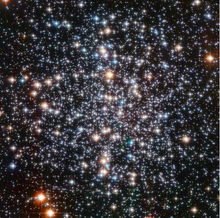 哈勃一窥远古 魔法球 星团M4中心 
