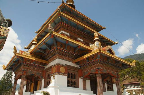 世界超级寺庙之一的虎穴寺,依山而建,有着独特的佛教文化