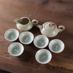 创意茶具套装特价 年年有鱼茶具套装 米白色款茶具批发