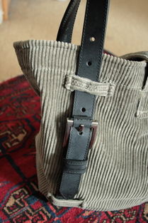 两款上衣和裤子造型的挎包创意DIY作品