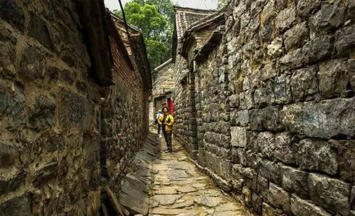 中国最神奇的3个村子 一个天上,一个地下,一个 闹鬼 吓跑所有人