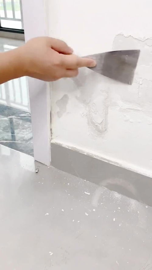 家里墙面破损 脱落 掉皮 涂鸦 起皮的 可以用这个补墙膏,操作简单, 