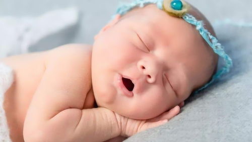 为啥宝宝睡觉总爱笑 除了做梦,可能还在告诉宝妈2个 小秘密 