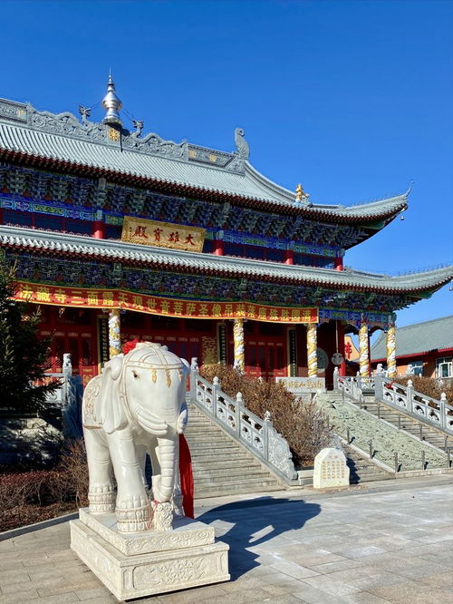 法藏寺里的寺庙石雕大象造型是六牙白象