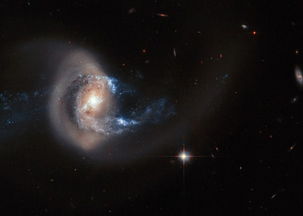 哈勃太空望远镜拍到双鱼座2个星系正在发生碰撞的壮观场面 