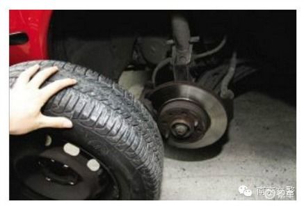 轮胎里的补胎液怎么放出来,轮胎内壁打胶怎么去除