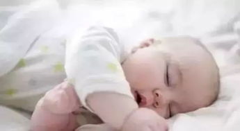 新生儿宝宝头睡偏了怎么办