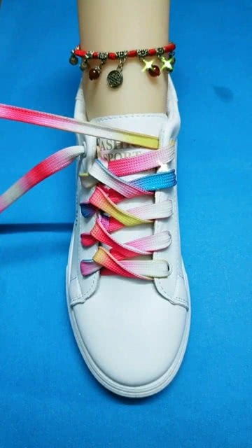 这么漂亮的鞋子,怎么能少得了美美的鞋带呢 