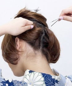 日系短发编发技巧 简单两款打造出淑女发型