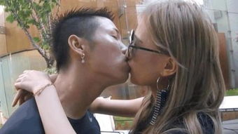 如何与漂亮的女粉丝接吻,中国第一帅哥示范给你看