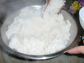 米饭没煮熟怎么办 教你5个米饭夹生补救法,加这两样东西会更香
