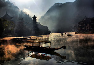 凤凰古城停车场在哪里凤凰古城停车场收费标准(湖南湘西凤凰古城免费停车场)