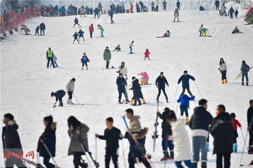 享受冰雪运动 喜迎北京冬奥会 