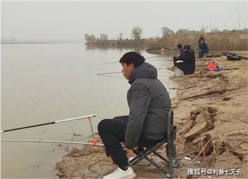 黄河下游水位大涨 不少人守钓 涨水鱼 ,钓友建议再等两个月