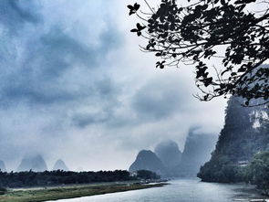 细雨如丝词语解释,细雨如丝的反义词是什么？