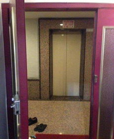 大门对电梯门口怎样化解(大门对电梯的风水禁忌与破解)