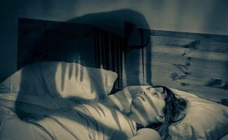 鬼压床实际是由睡眠瘫痪症引起的幻觉,遇到鬼压床就应该这样处理 