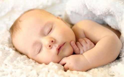 新生儿的睡眠很糟糕吗 为什么你会一直喜欢大声喧哗和屏住呼吸