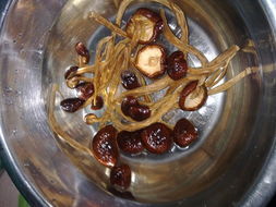干茶树菇用冷水泡还是热水泡 