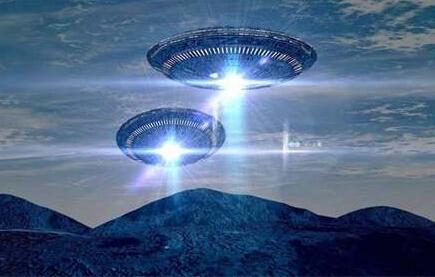 波兰男子拍到罕见UFO清晰照 画质清晰可见移动轨迹令人称奇