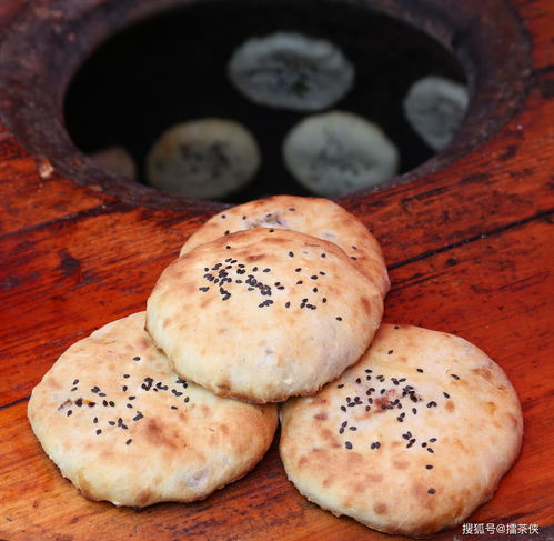 缙云素有制作烧饼传统,烤烧饼是当地农民就业创业的重要方式 色泽 