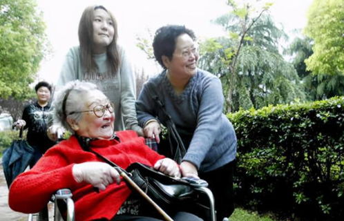 101岁妈妈看望80岁病危女儿,一句 妮儿,娘来了 使人泪奔